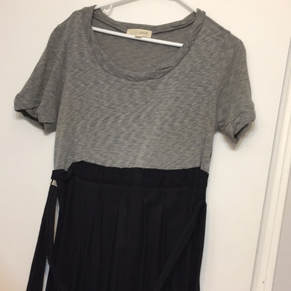 Grey and white dress - Picture 1 of 2